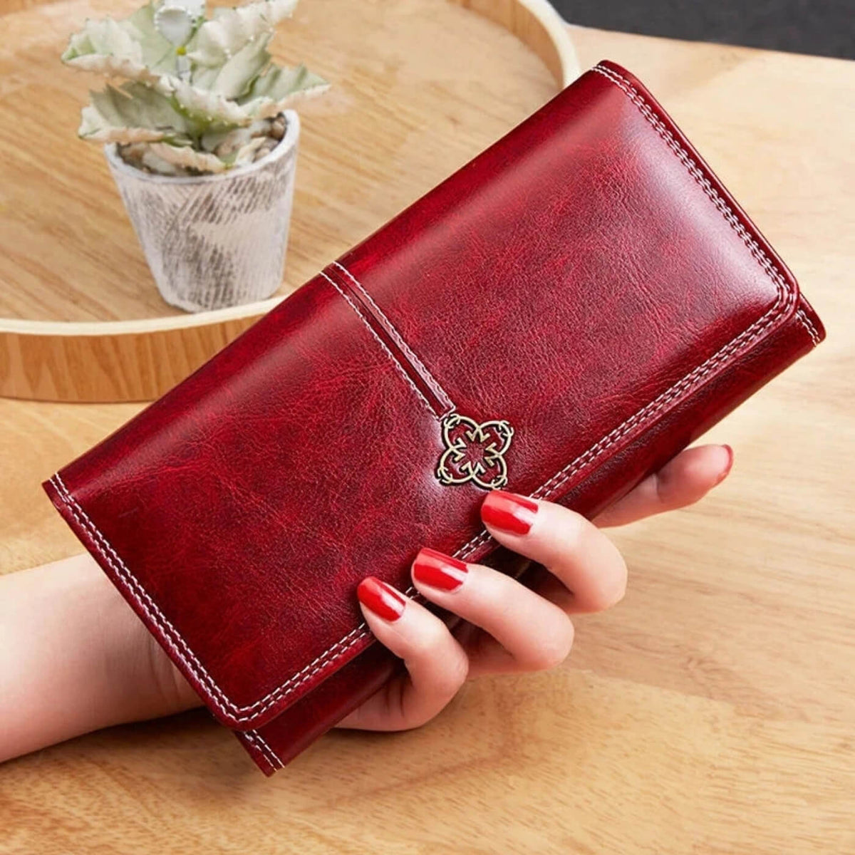Giorgia's Fold Essential | Clutch