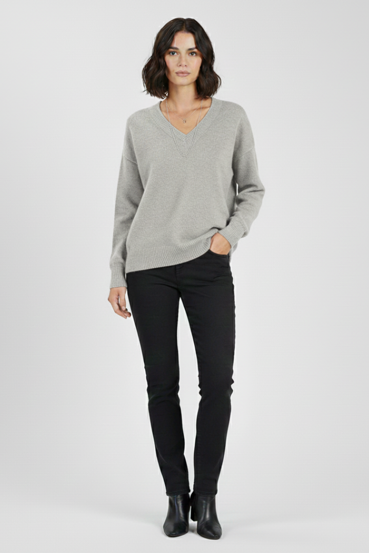 Women’s V-Neck Sweater with Long Sleeves and Pullover Design