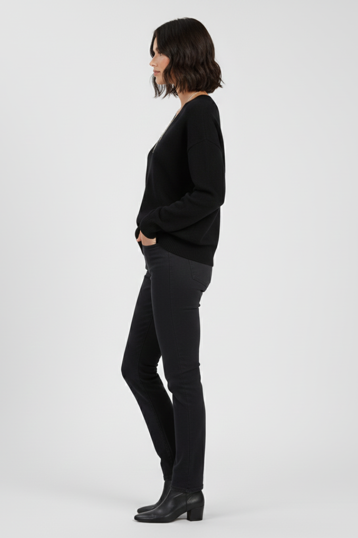 Women’s V-Neck Sweater with Long Sleeves and Pullover Design