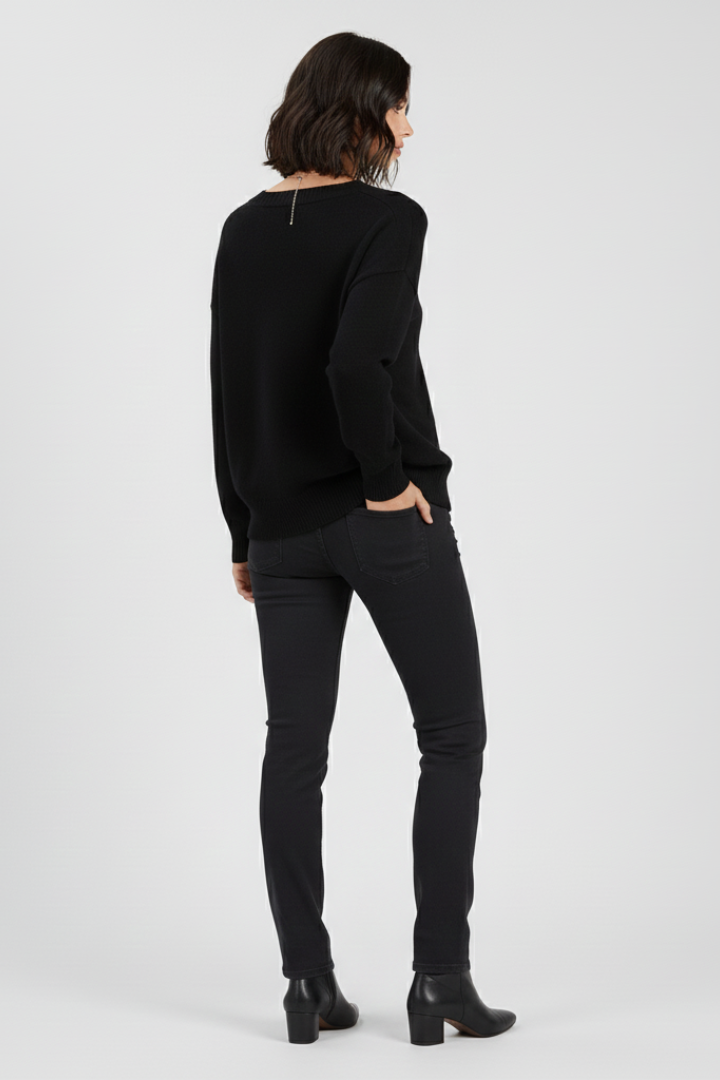 Women’s V-Neck Sweater with Long Sleeves and Pullover Design