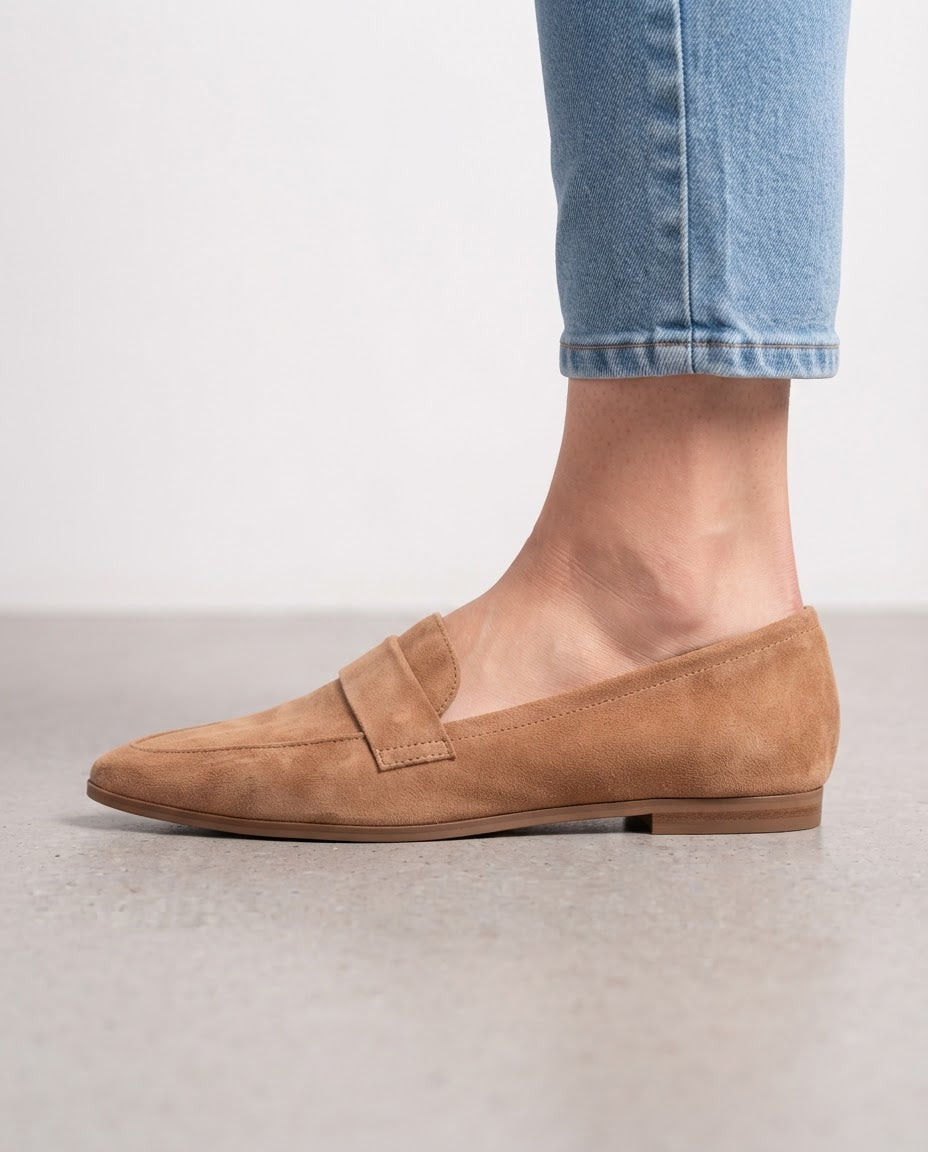 Pointed Moccasin with Strap over the Instep
