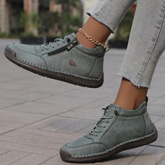 Émy™ ergonomic support sneakers by THE WHITMORE FAMILY in green, featuring cushioned insoles and supportive design for comfort.