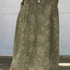 Green Princess™ vintage floral skirt with elastic waistband and pockets, featuring a classic design and comfortable fit.