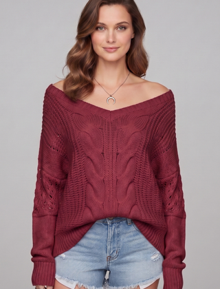 Women’s oversized sweater with long sleeves and ribbed cuffs, in soft knit fabric, by THE WHITMORE FAMILY.