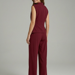 Women’s women’s top and trousers set with round neck and straight-leg fit, from THE WHITMORE FAMILY, stylish and comfortable ensemble.