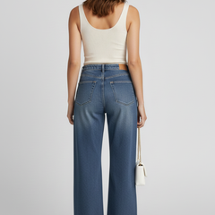 Women's wide-leg jeans with pockets and fleece lining by THE WHITMORE FAMILY, in blue denim, casual and comfortable trousers.