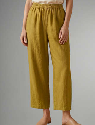 Women’s pink trousers with elastic waistband and wide legs from THE WHITMORE FAMILY, casual and comfortable women's trousers.